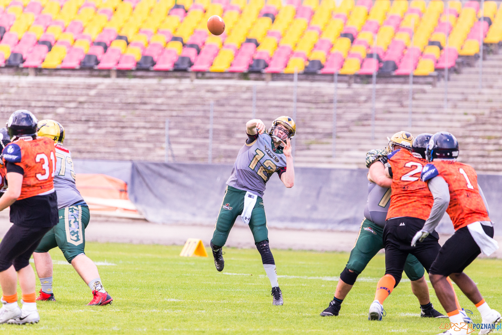 Futbol amerykański: Armia Poznań - Olsztyn Lakers 45:21 - Pozn Foto: LepszyPOZNAN.pl / Paweł Rychter Futbol amerykański: Armia Poznań - Olsztyn Lakers 45:21 - Pozn Foto: LepszyPOZNAN.pl / Paweł Rychter