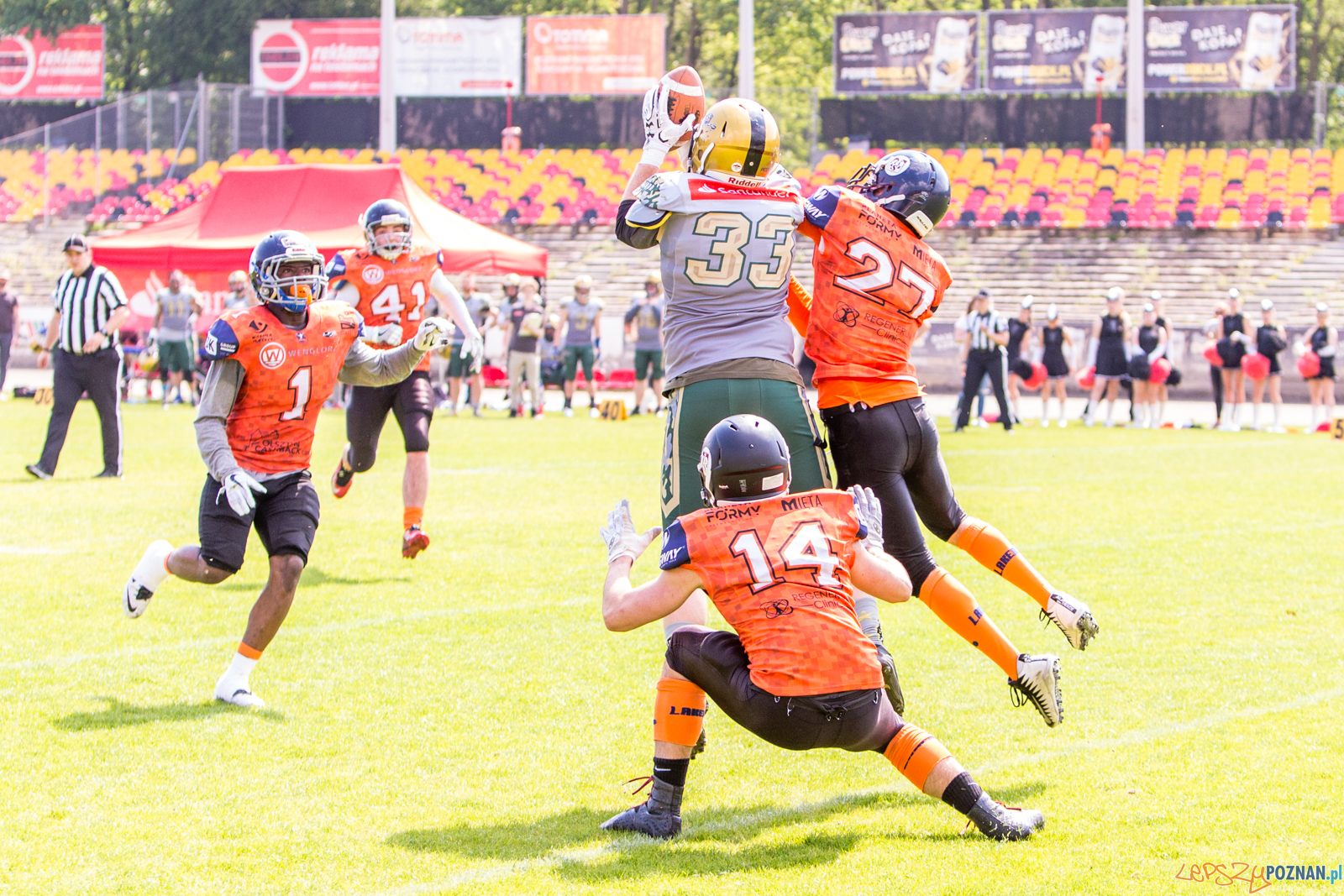 Futbol amerykański: Armia Poznań - Olsztyn Lakers 45:21 - Pozn Foto: LepszyPOZNAN.pl / Paweł Rychter Futbol amerykański: Armia Poznań - Olsztyn Lakers 45:21 - Pozn Foto: LepszyPOZNAN.pl / Paweł Rychter