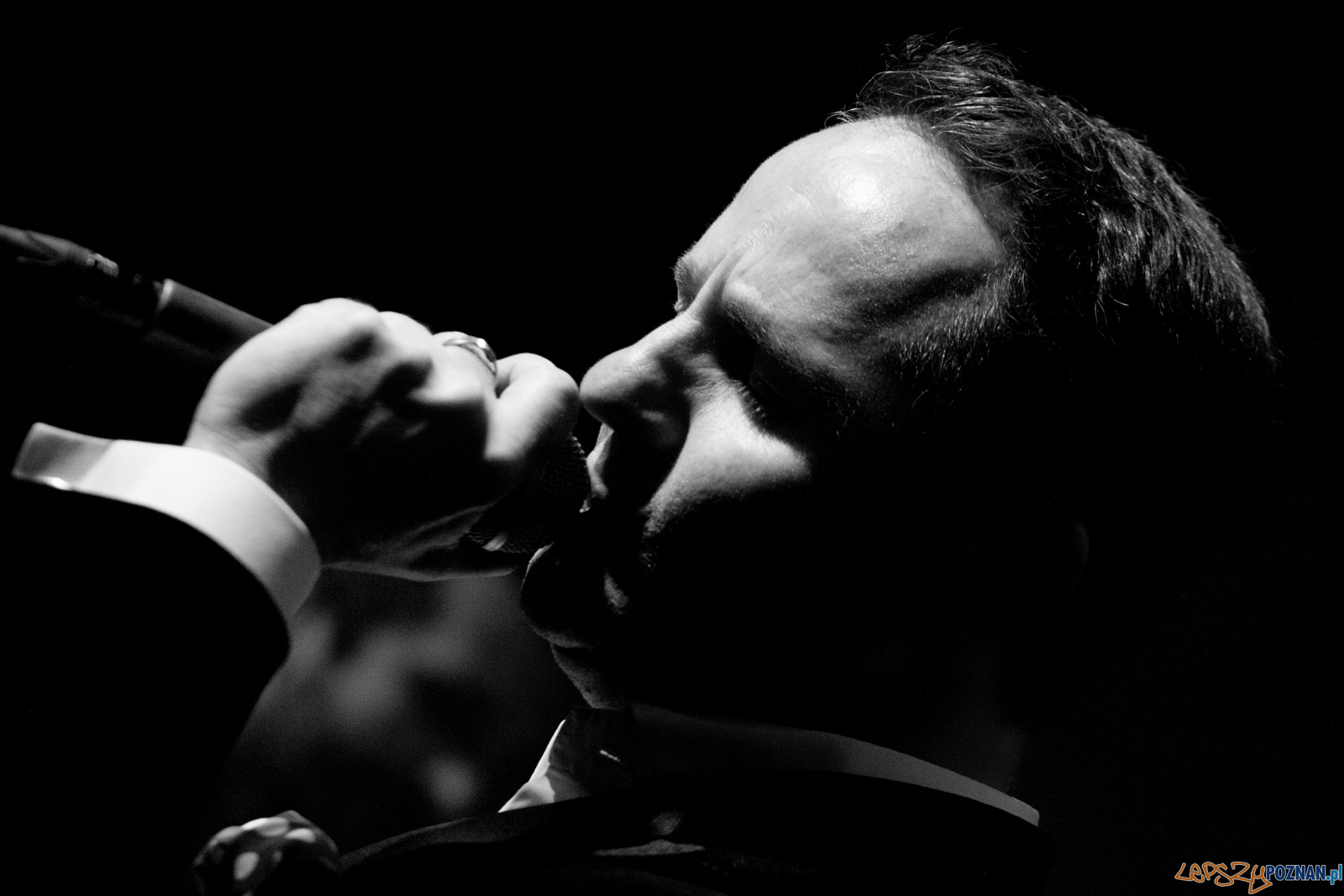 Chris Schittulli śpiewa Aznavoura Foto: lepszyPOZNAN.pl / Ewelina Jaśkowiak Chris Schittulli śpiewa Aznavoura Foto: lepszyPOZNAN.pl / Ewelina Jaśkowiak