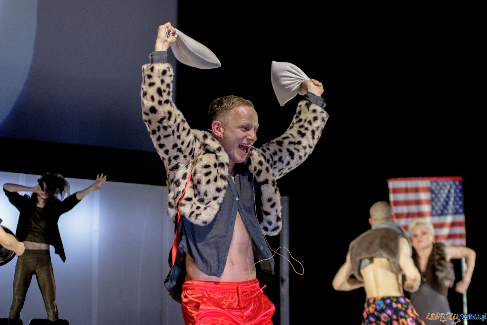 Polski Teatr Tańca - Obiecana Ziemia Obiecana Foto: Ewelina Jaskowiak Polski Teatr Tańca - Obiecana Ziemia Obiecana Foto: Ewelina Jaskowiak