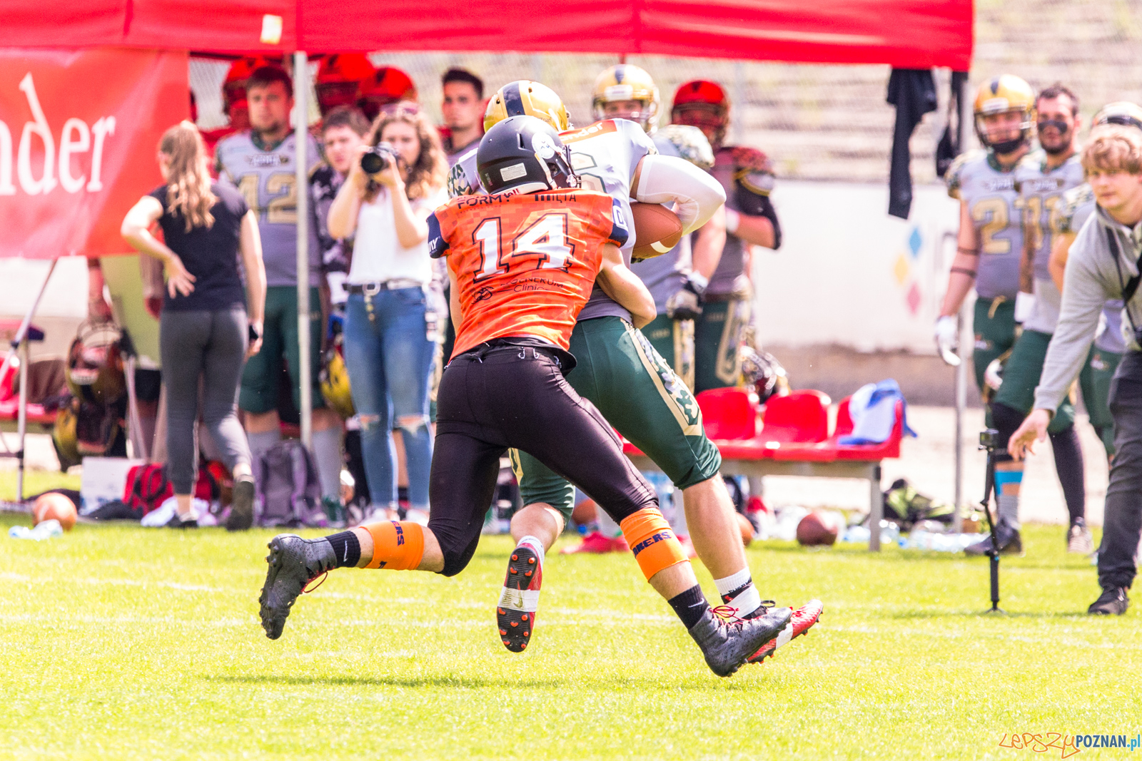 Futbol amerykański: Armia Poznań - Olsztyn Lakers 45:21 - Pozn Foto: LepszyPOZNAN.pl / Paweł Rychter Futbol amerykański: Armia Poznań - Olsztyn Lakers 45:21 - Pozn Foto: LepszyPOZNAN.pl / Paweł Rychter