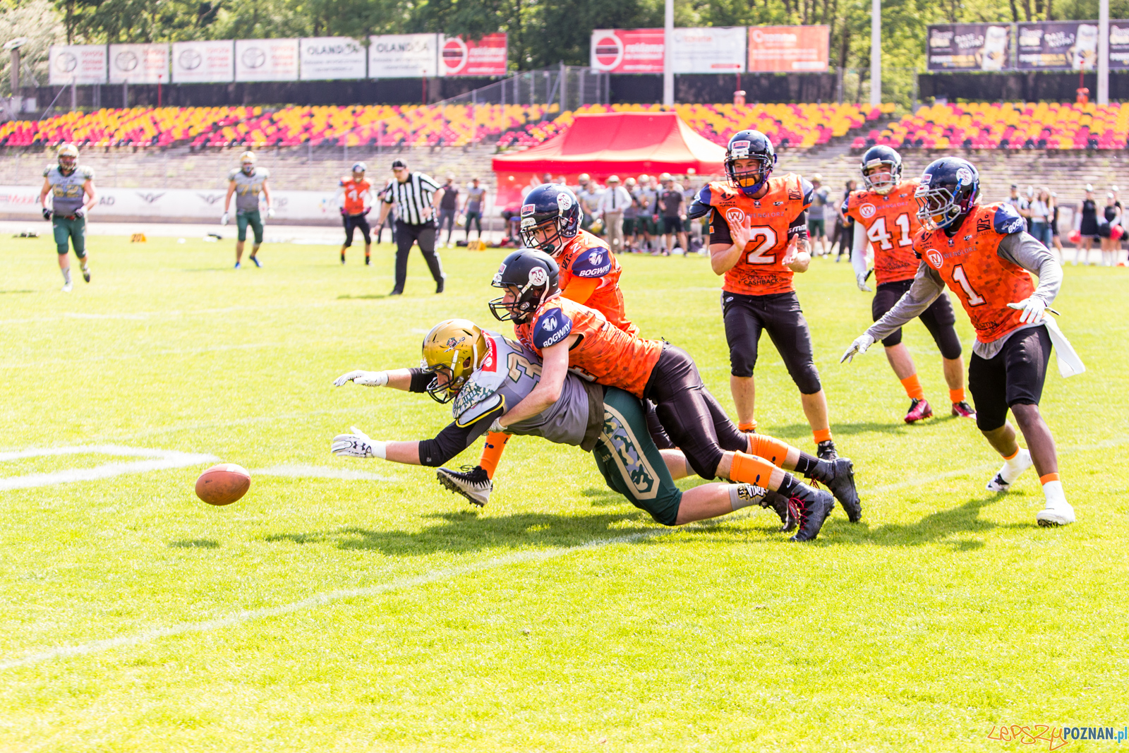 Futbol amerykański: Armia Poznań - Olsztyn Lakers 45:21 - Pozn Foto: LepszyPOZNAN.pl / Paweł Rychter Futbol amerykański: Armia Poznań - Olsztyn Lakers 45:21 - Pozn Foto: LepszyPOZNAN.pl / Paweł Rychter