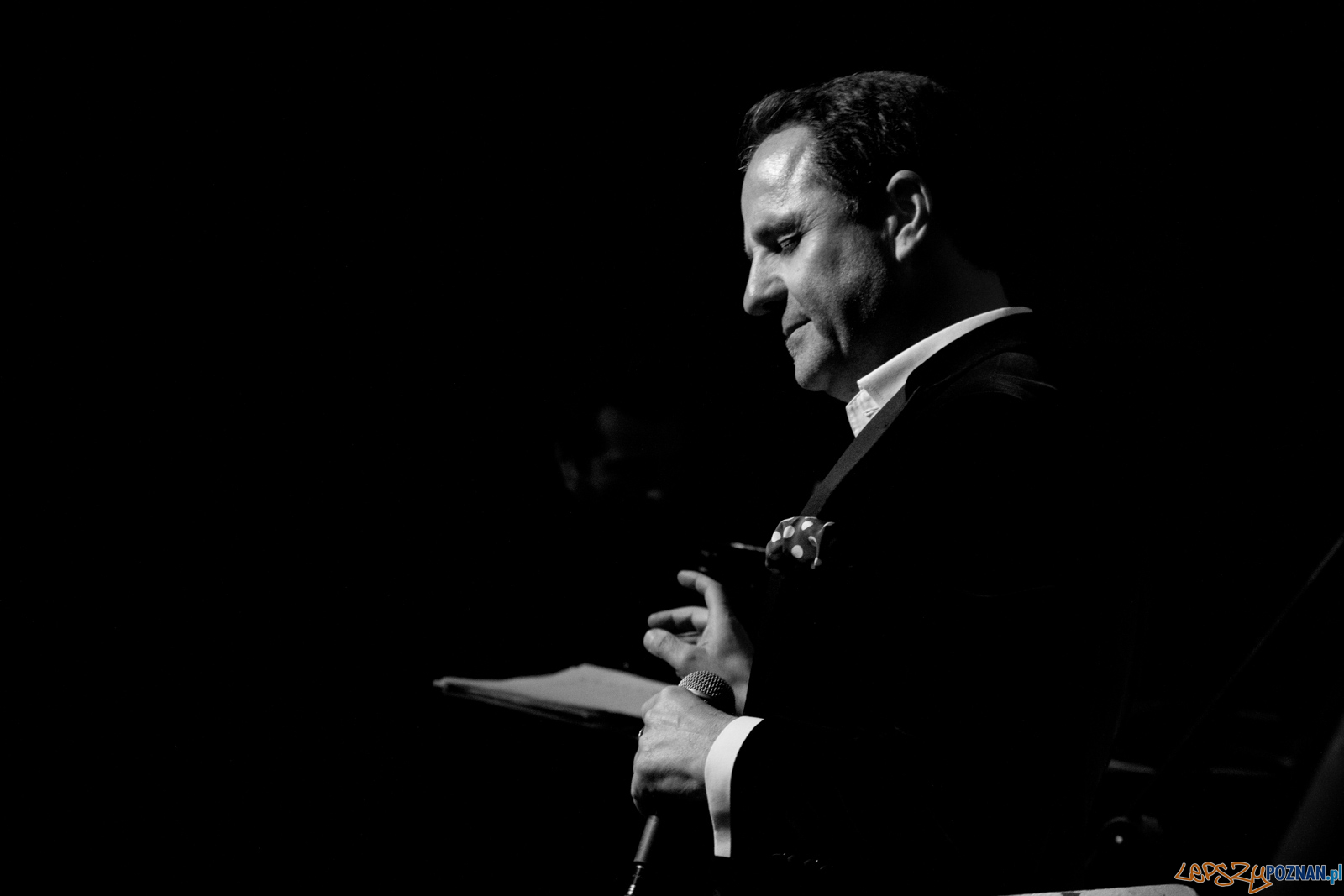 Chris Schittulli śpiewa Aznavoura Foto: lepszyPOZNAN.pl / Ewelina Jaśkowiak Chris Schittulli śpiewa Aznavoura Foto: lepszyPOZNAN.pl / Ewelina Jaśkowiak