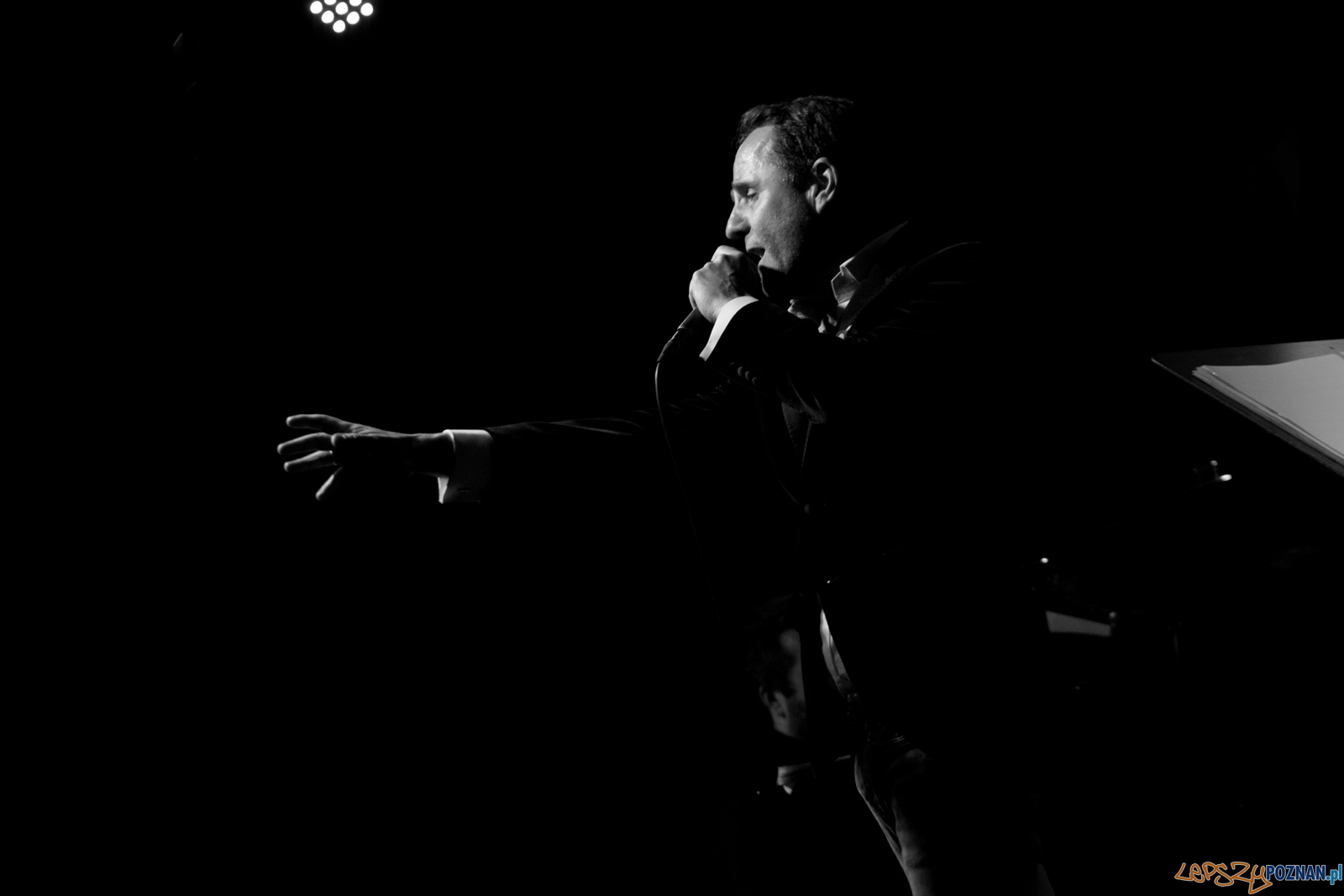 Chris Schittulli śpiewa Aznavoura Foto: lepszyPOZNAN.pl / Ewelina Jaśkowiak Chris Schittulli śpiewa Aznavoura Foto: lepszyPOZNAN.pl / Ewelina Jaśkowiak