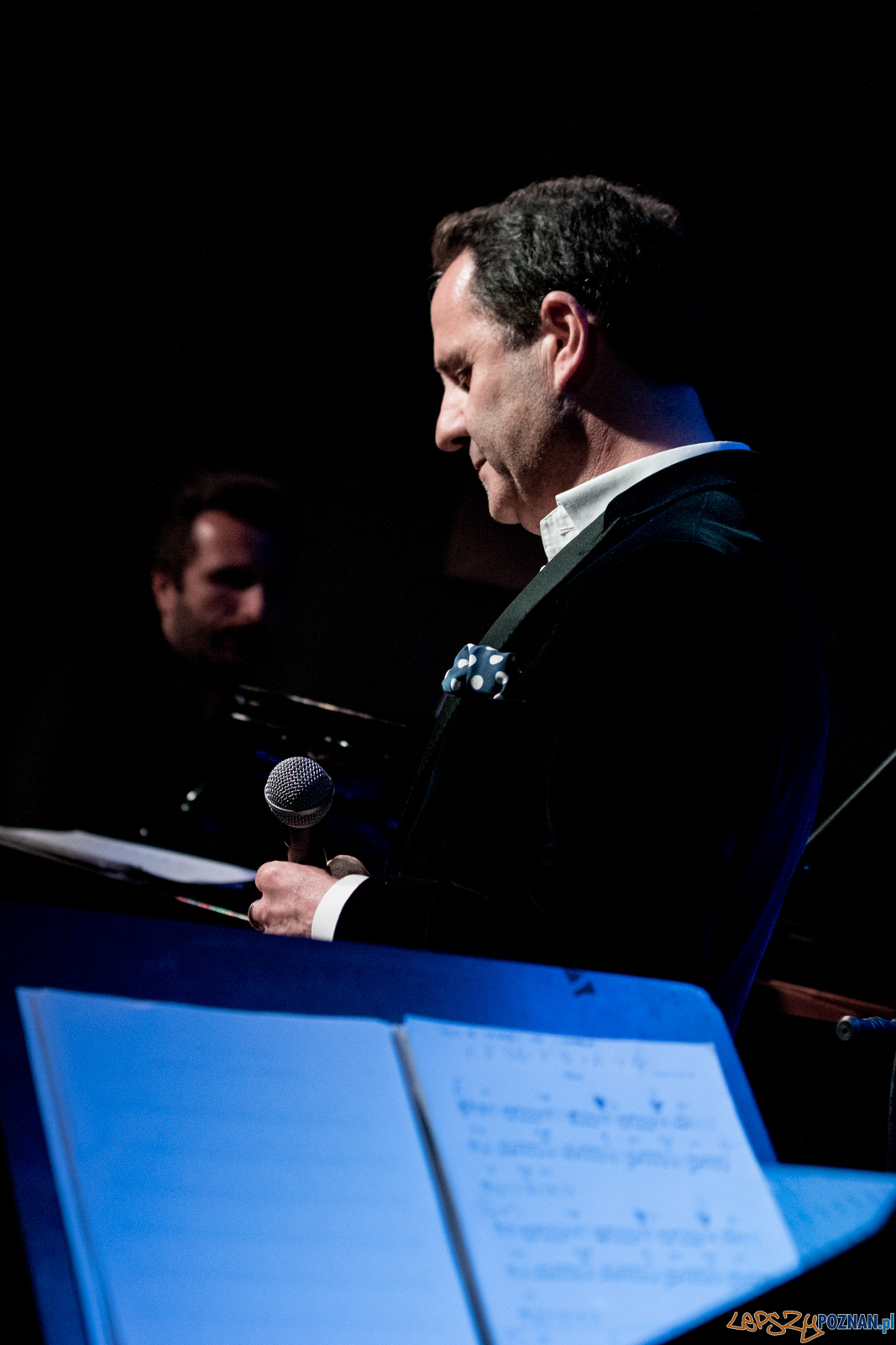 Chris Schittulli śpiewa Aznavoura Foto: lepszyPOZNAN.pl / Ewelina Jaśkowiak Chris Schittulli śpiewa Aznavoura Foto: lepszyPOZNAN.pl / Ewelina Jaśkowiak
