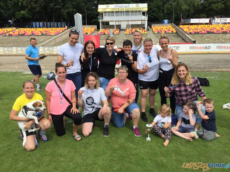 III miejsce - Babskie Granie 30+ turniej piłki nożnej kobiet Foto: KU AZS UAM III miejsce - Babskie Granie 30+ turniej piłki nożnej kobiet Foto: KU AZS UAM