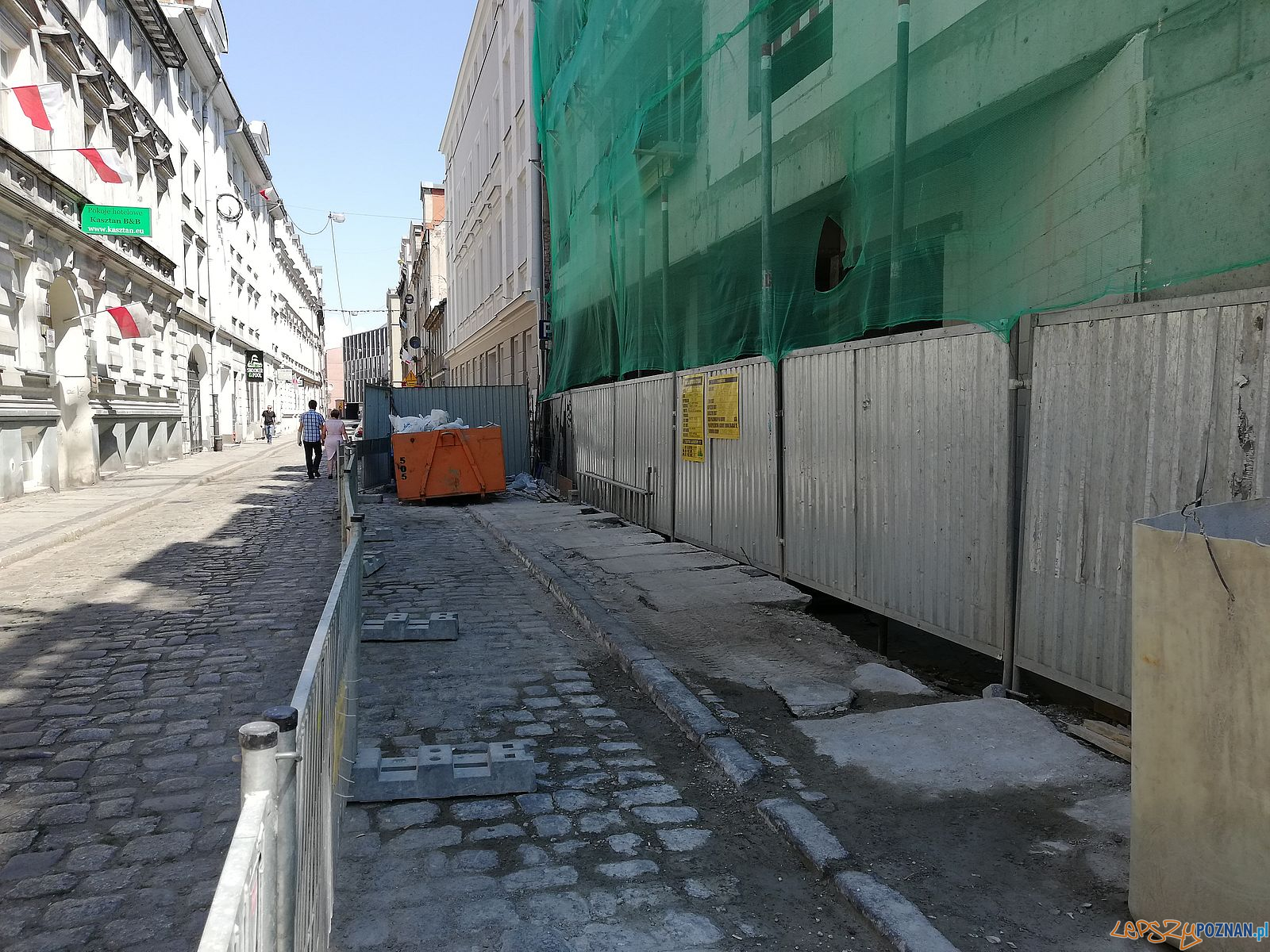 Zniszczone płyty, ul. Za Bramką Foto: Zniszczone płyty, ul. Za Bramką Foto: