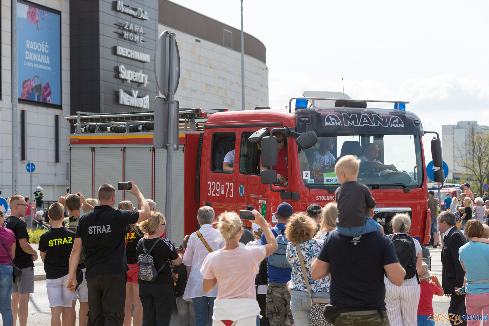 II Ogólnopolski Zlot Czerwonych Samochodów w Poznaniu Foto: lepszyPOZNAN.pl/Piotr Rychter II Ogólnopolski Zlot Czerwonych Samochodów w Poznaniu Foto: lepszyPOZNAN.pl/Piotr Rychter