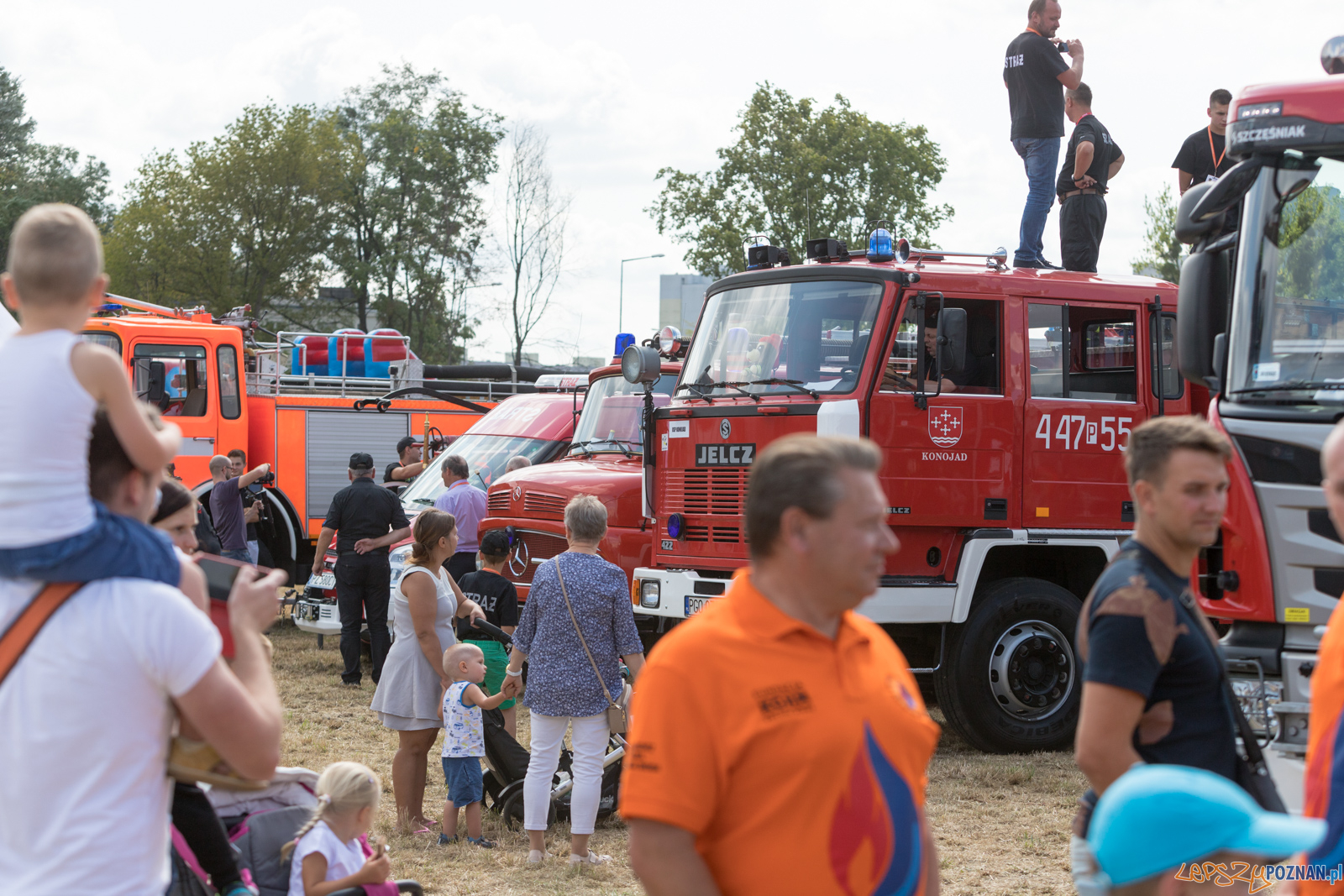 II Ogólnopolski Zlot Czerwonych Samochodów w Poznaniu Foto: lepszyPOZNAN.pl/Piotr Rychter II Ogólnopolski Zlot Czerwonych Samochodów w Poznaniu Foto: lepszyPOZNAN.pl/Piotr Rychter