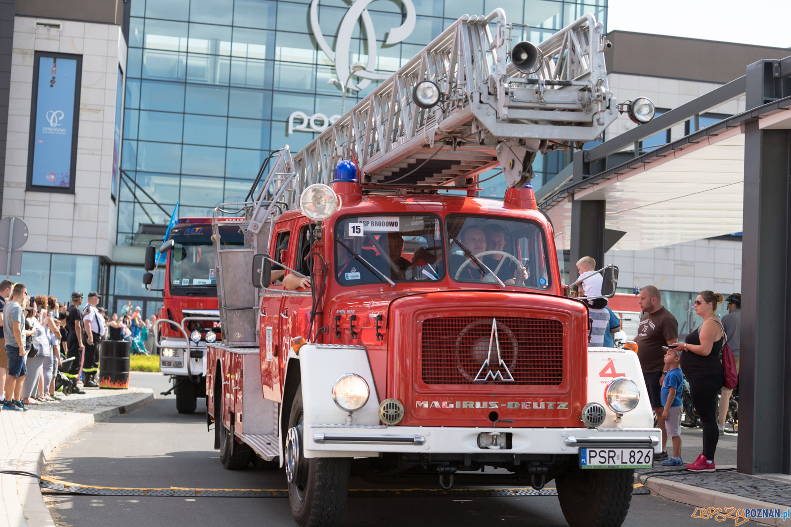 II Ogólnopolski Zlot Czerwonych Samochodów w Poznaniu Foto: lepszyPOZNAN.pl/Piotr Rychter II Ogólnopolski Zlot Czerwonych Samochodów w Poznaniu Foto: lepszyPOZNAN.pl/Piotr Rychter