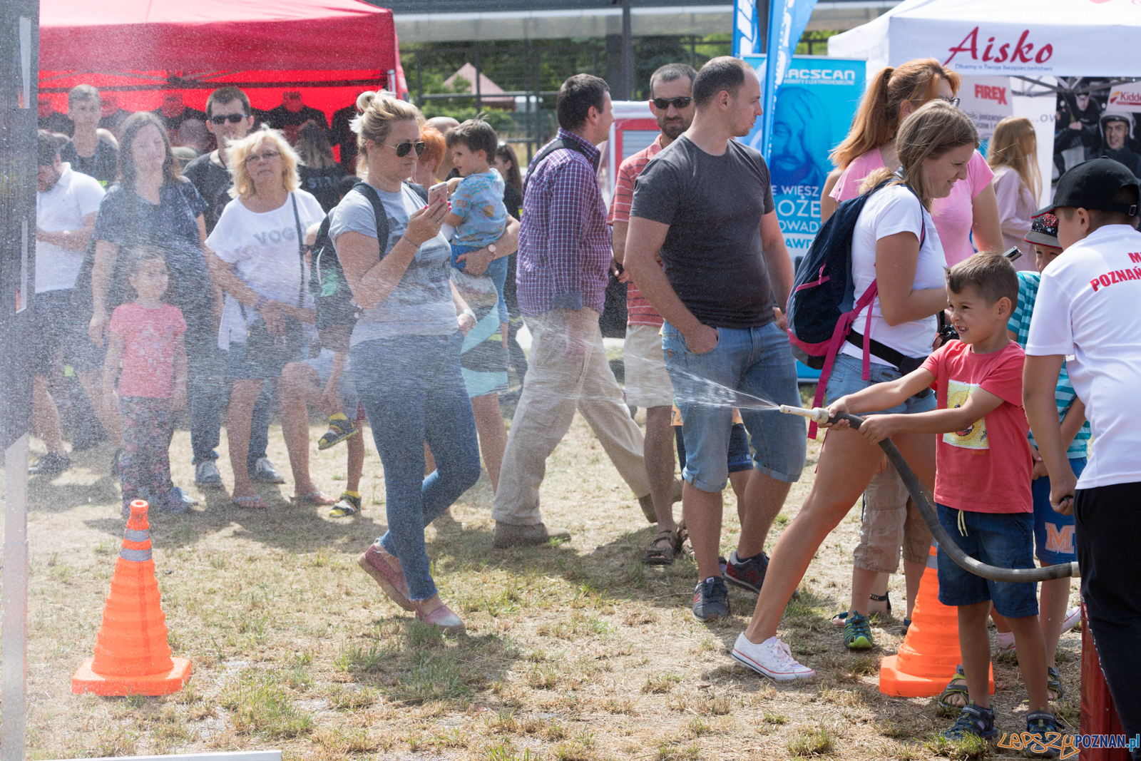 II Ogólnopolski Zlot Czerwonych Samochodów w Poznaniu Foto: lepszyPOZNAN.pl/Piotr Rychter II Ogólnopolski Zlot Czerwonych Samochodów w Poznaniu Foto: lepszyPOZNAN.pl/Piotr Rychter