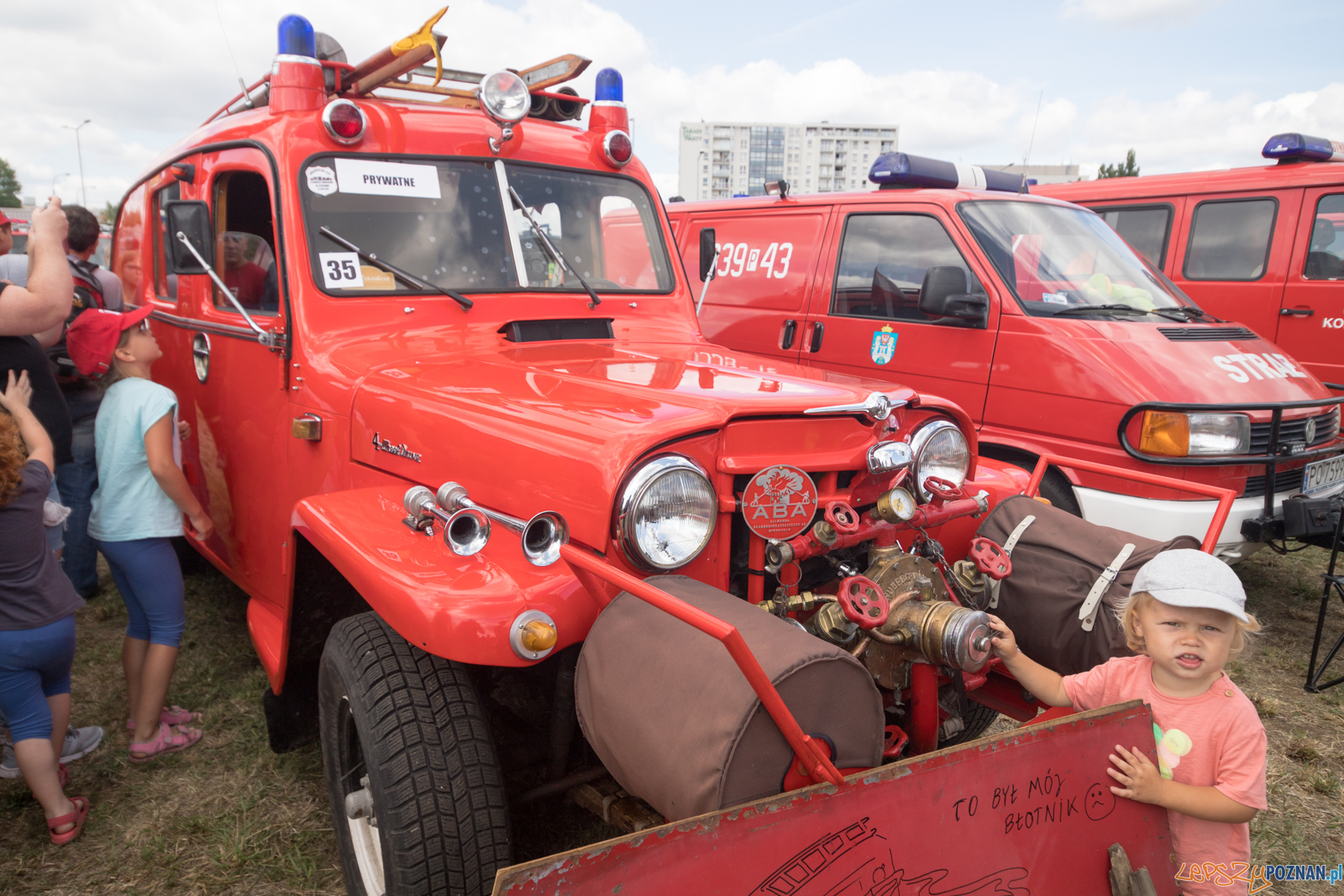 II Ogólnopolski Zlot Czerwonych Samochodów w Poznaniu Foto: lepszyPOZNAN.pl/Piotr Rychter II Ogólnopolski Zlot Czerwonych Samochodów w Poznaniu Foto: lepszyPOZNAN.pl/Piotr Rychter
