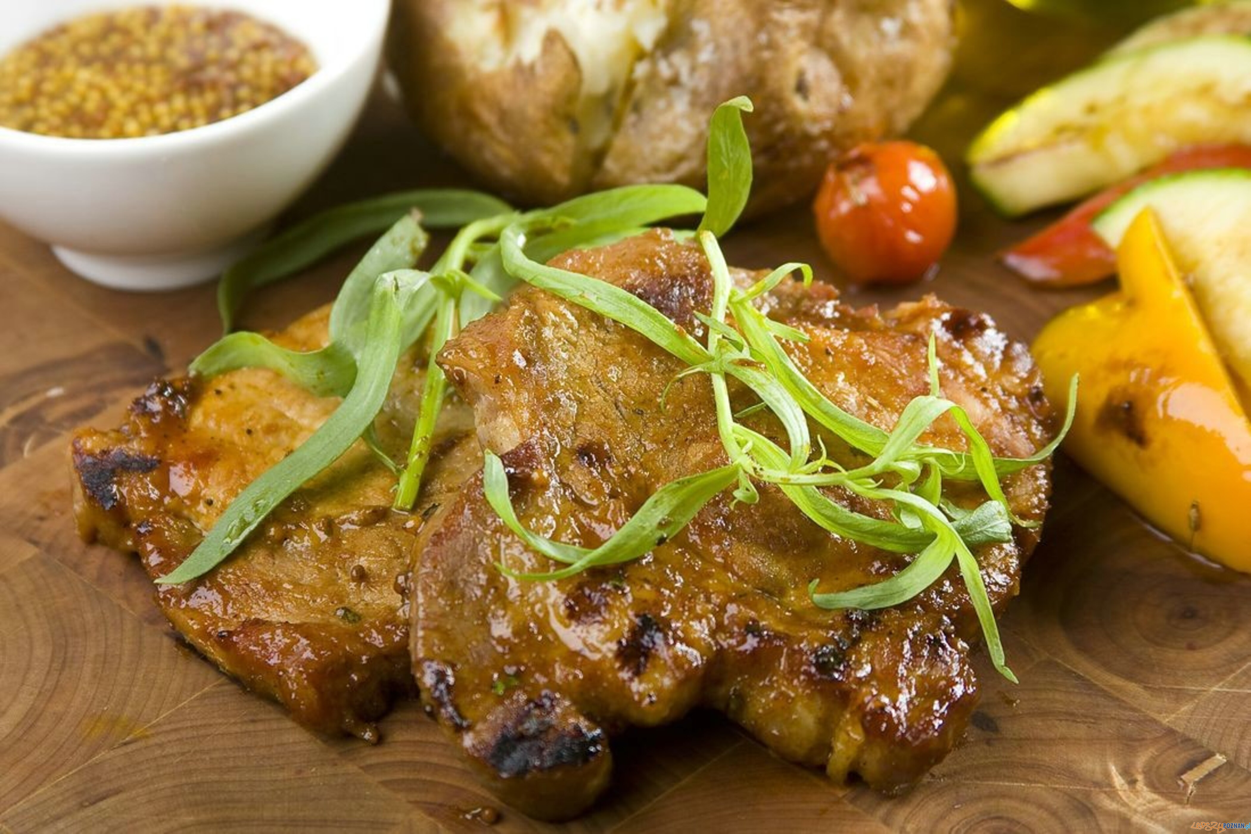 musztardowe steki z karkowki Foto: materiały prasowe / Knorr musztardowe steki z karkowki Foto: materiały prasowe / Knorr