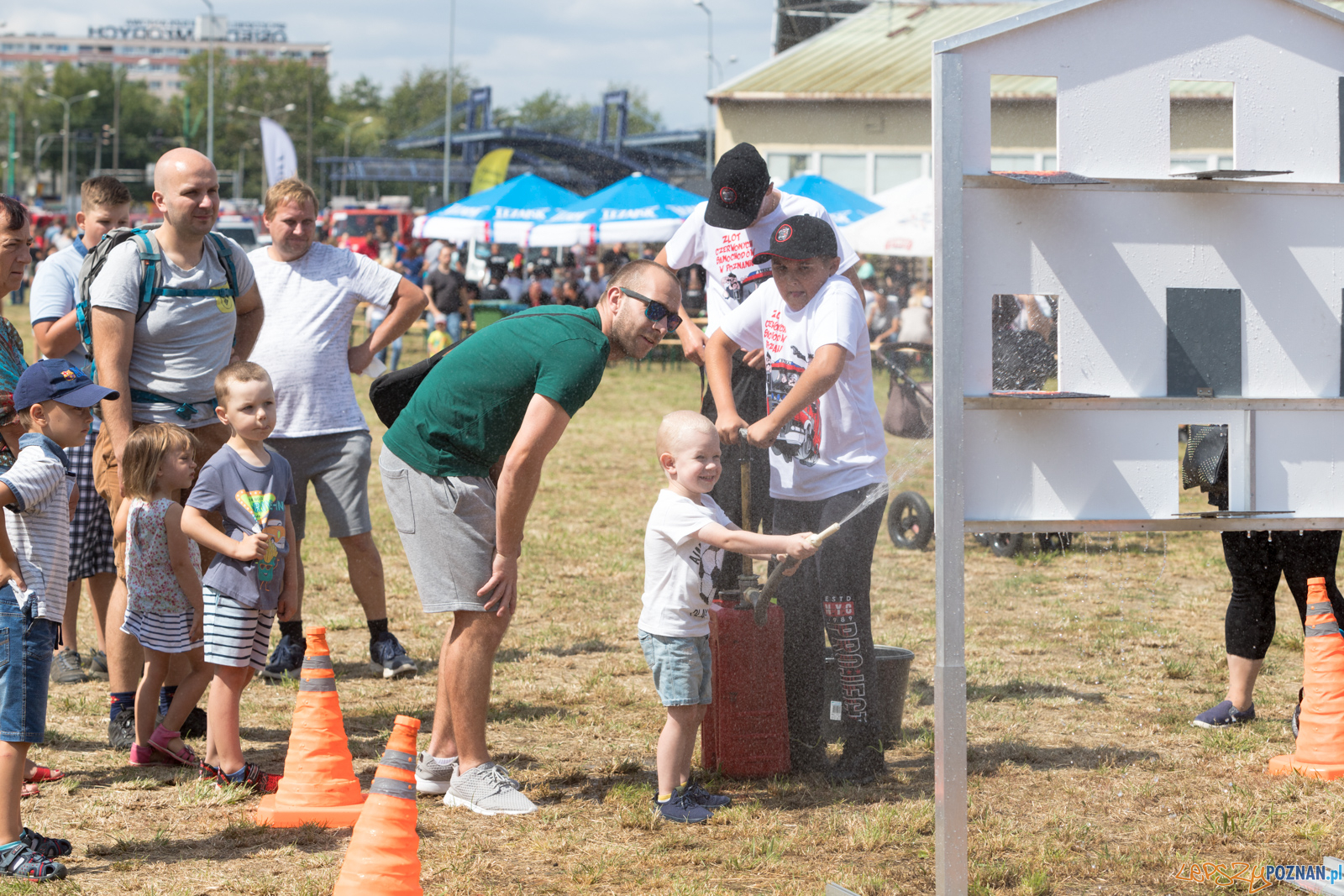 II Ogólnopolski Zlot Czerwonych Samochodów w Poznaniu Foto: lepszyPOZNAN.pl/Piotr Rychter II Ogólnopolski Zlot Czerwonych Samochodów w Poznaniu Foto: lepszyPOZNAN.pl/Piotr Rychter