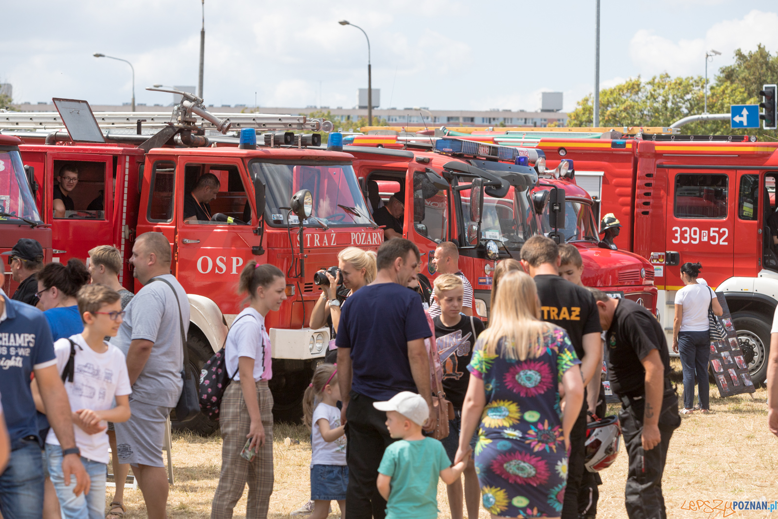 II Ogólnopolski Zlot Czerwonych Samochodów w Poznaniu Foto: lepszyPOZNAN.pl/Piotr Rychter II Ogólnopolski Zlot Czerwonych Samochodów w Poznaniu Foto: lepszyPOZNAN.pl/Piotr Rychter