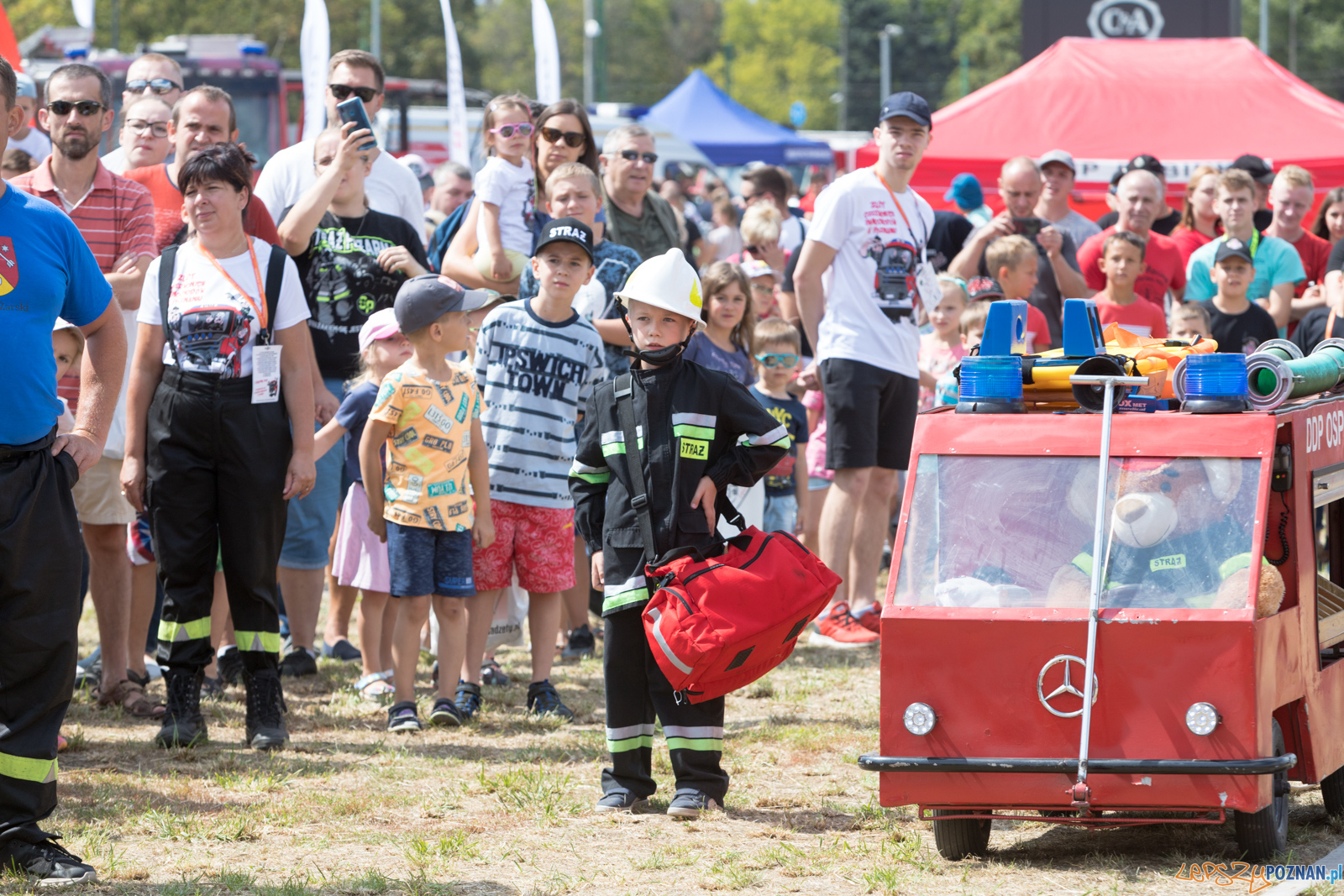 II Ogólnopolski Zlot Czerwonych Samochodów w Poznaniu Foto: lepszyPOZNAN.pl/Piotr Rychter II Ogólnopolski Zlot Czerwonych Samochodów w Poznaniu Foto: lepszyPOZNAN.pl/Piotr Rychter