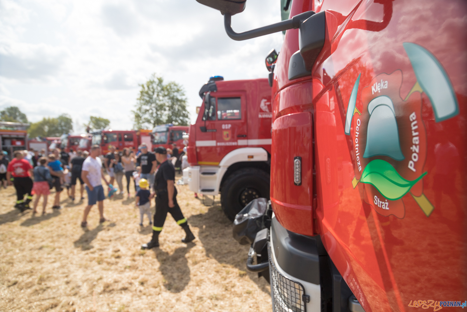 II Ogólnopolski Zlot Czerwonych Samochodów w Poznaniu Foto: lepszyPOZNAN.pl/Piotr Rychter II Ogólnopolski Zlot Czerwonych Samochodów w Poznaniu Foto: lepszyPOZNAN.pl/Piotr Rychter