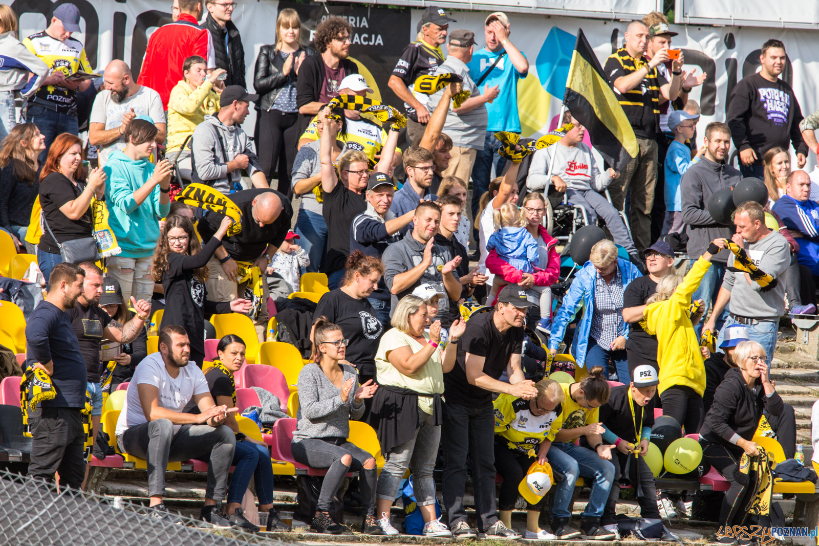 Finał 2 liga żużla: Power Duck Iveston PSŻ Poznań - ZOOlesz Foto: LepszyPOZNAN.pl / Paweł Rychter Finał 2 liga żużla: Power Duck Iveston PSŻ Poznań - ZOOlesz Foto: LepszyPOZNAN.pl / Paweł Rychter