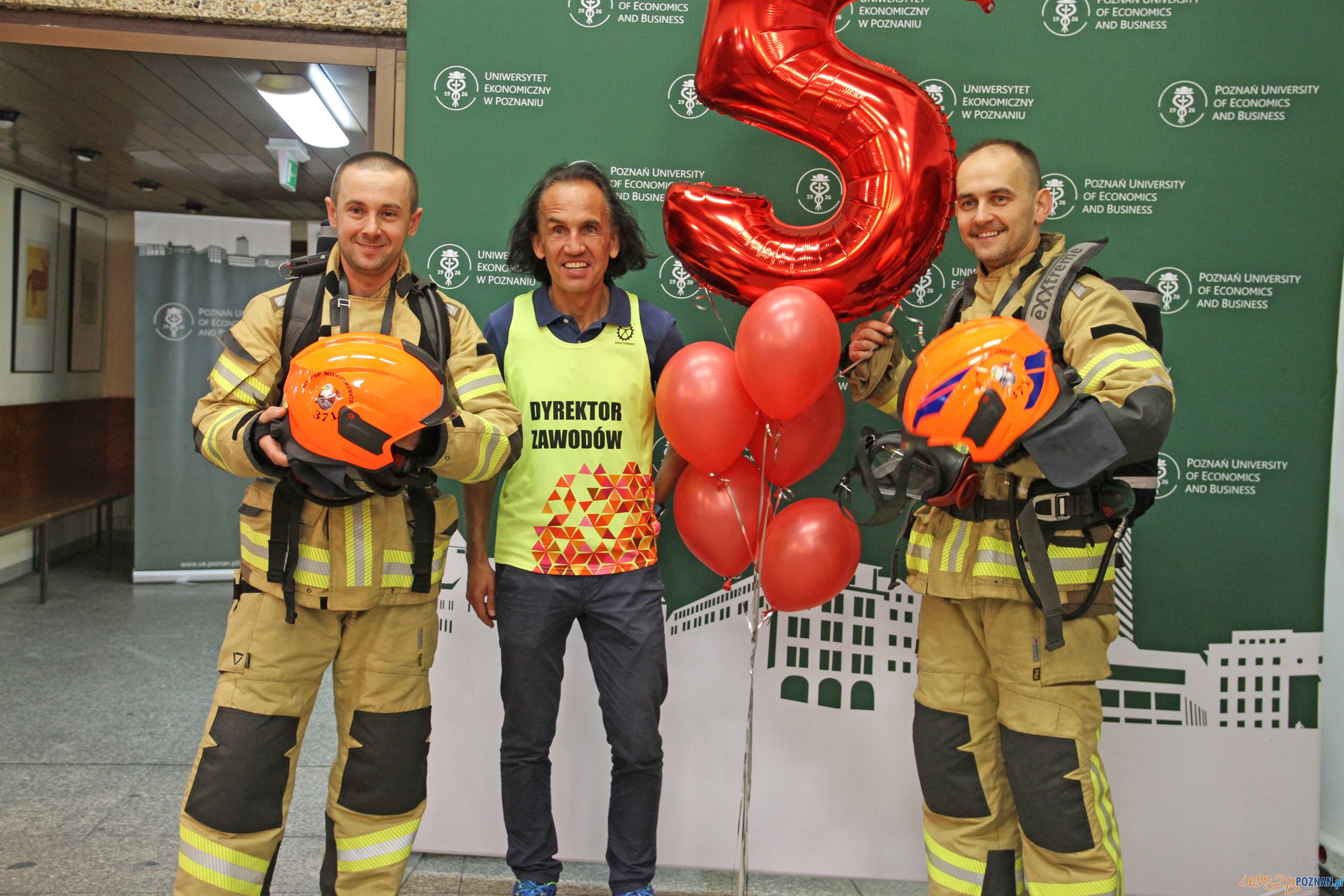 v bieg po schodach collegium altum Foto: Uniwersytet Ekonomiczny w Poznaniu v bieg po schodach collegium altum Foto: Uniwersytet Ekonomiczny w Poznaniu