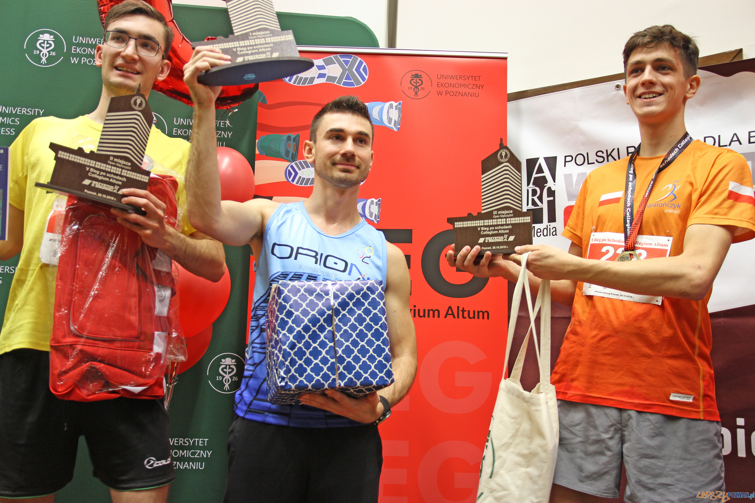 v bieg po schodach collegium altum Foto: Uniwersytet Ekonomiczny w Poznaniu v bieg po schodach collegium altum Foto: Uniwersytet Ekonomiczny w Poznaniu