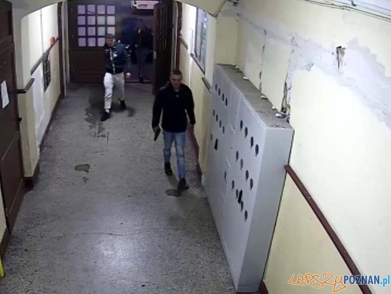 Poszukiwani napastnicy Foto: materiały prasowe / Policja Poszukiwani napastnicy Foto: materiały prasowe / Policja