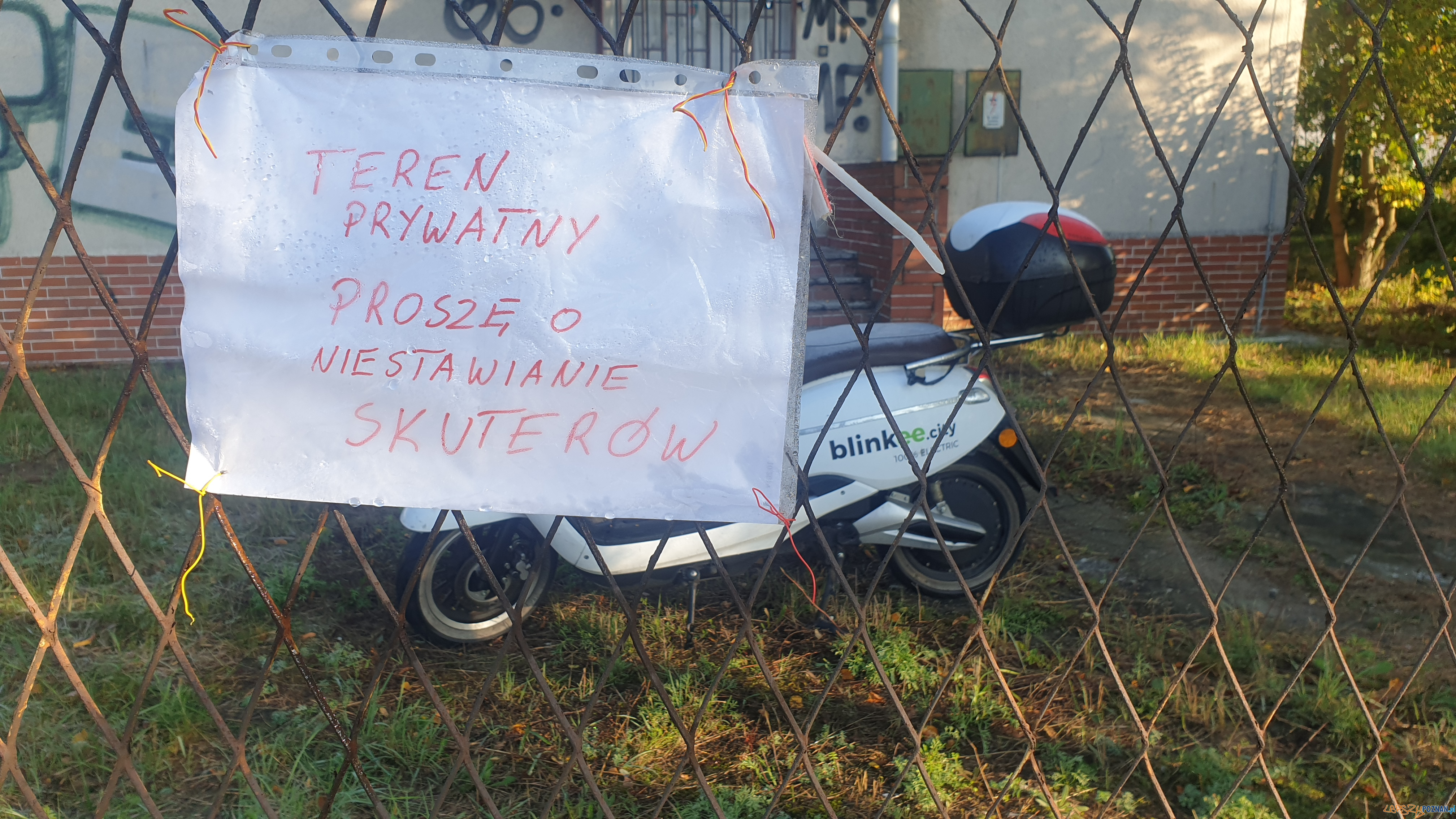 Skuter zakładnik! Foto: lepszyPOZNAN / tab Skuter zakładnik! Foto: lepszyPOZNAN / tab