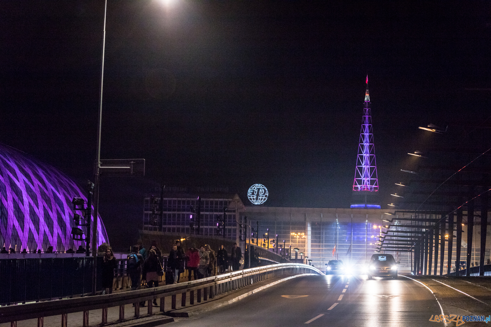 Spacer dla Wcześniaka - fioletowe światełko do nieba Foto: lepszyPOZNAN.pl/Piotr Rychter Spacer dla Wcześniaka - fioletowe światełko do nieba Foto: lepszyPOZNAN.pl/Piotr Rychter