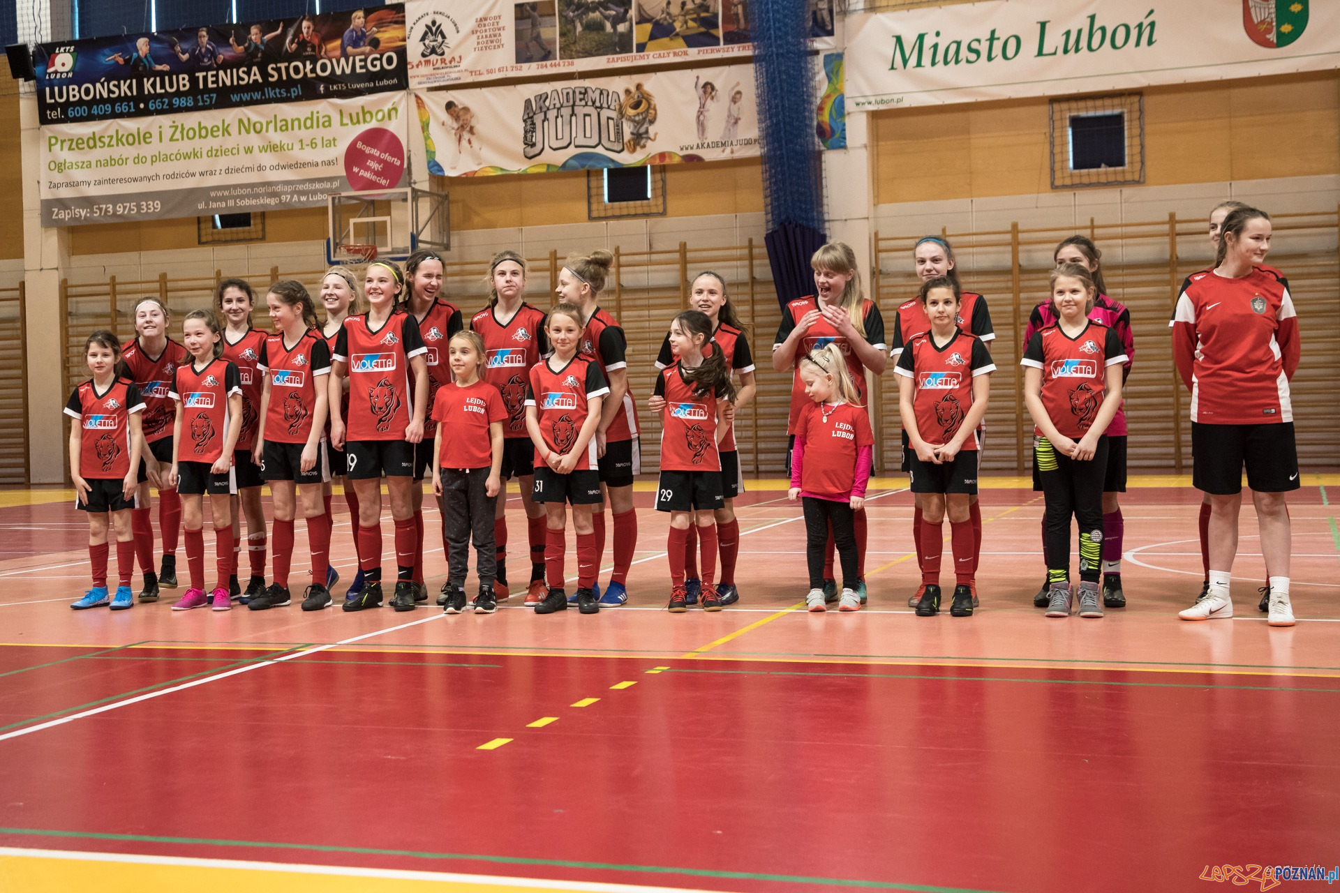 Halowe Mistrzostwa Wielkopolski w piłce nożnej dziewcząt Foto: Michał Kościelak Halowe Mistrzostwa Wielkopolski w piłce nożnej dziewcząt Foto: Michał Kościelak