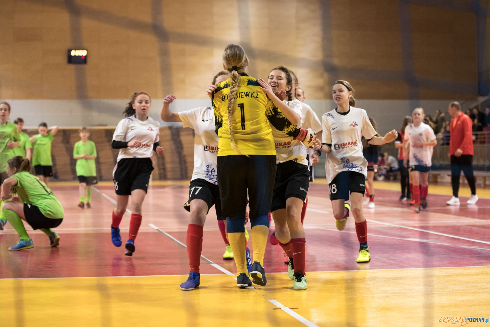 Halowe Mistrzostwa Wielkopolski w piłce nożnej dziewcząt Foto: Michał Kościelak Halowe Mistrzostwa Wielkopolski w piłce nożnej dziewcząt Foto: Michał Kościelak