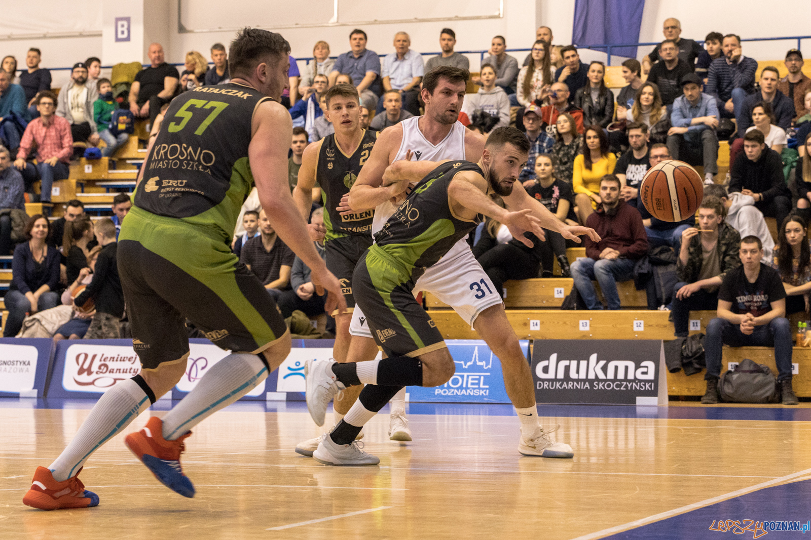 Miasto Szkła Krosno - Biofarm Basket Poznań 65:74 - Poznań 8. Foto: LepszyPOZNAN.pl / Paweł Rychter Miasto Szkła Krosno - Biofarm Basket Poznań 65:74 - Poznań 8. Foto: LepszyPOZNAN.pl / Paweł Rychter