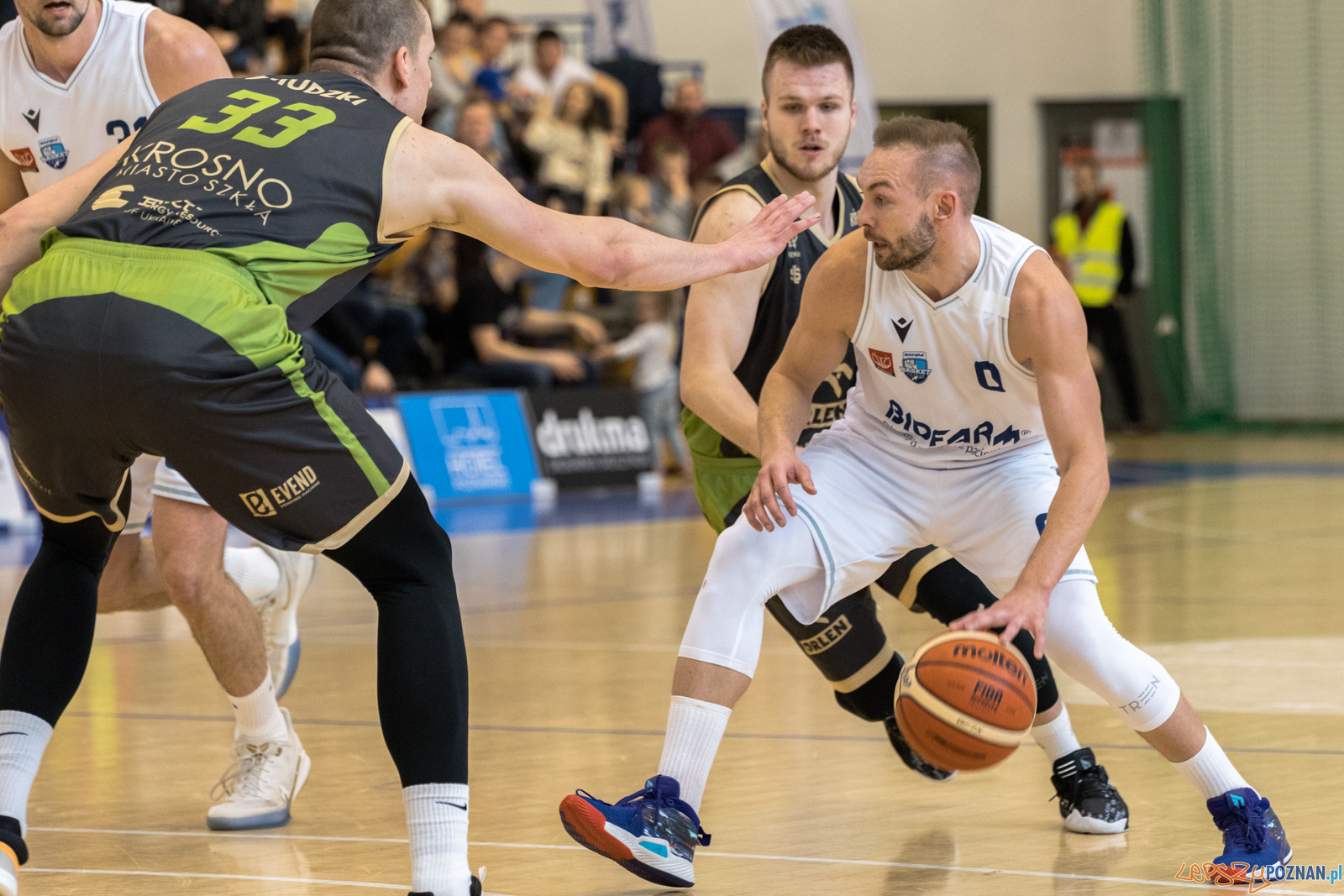 Miasto Szkła Krosno - Biofarm Basket Poznań 65:74 - Poznań 8. Foto: LepszyPOZNAN.pl / Paweł Rychter Miasto Szkła Krosno - Biofarm Basket Poznań 65:74 - Poznań 8. Foto: LepszyPOZNAN.pl / Paweł Rychter