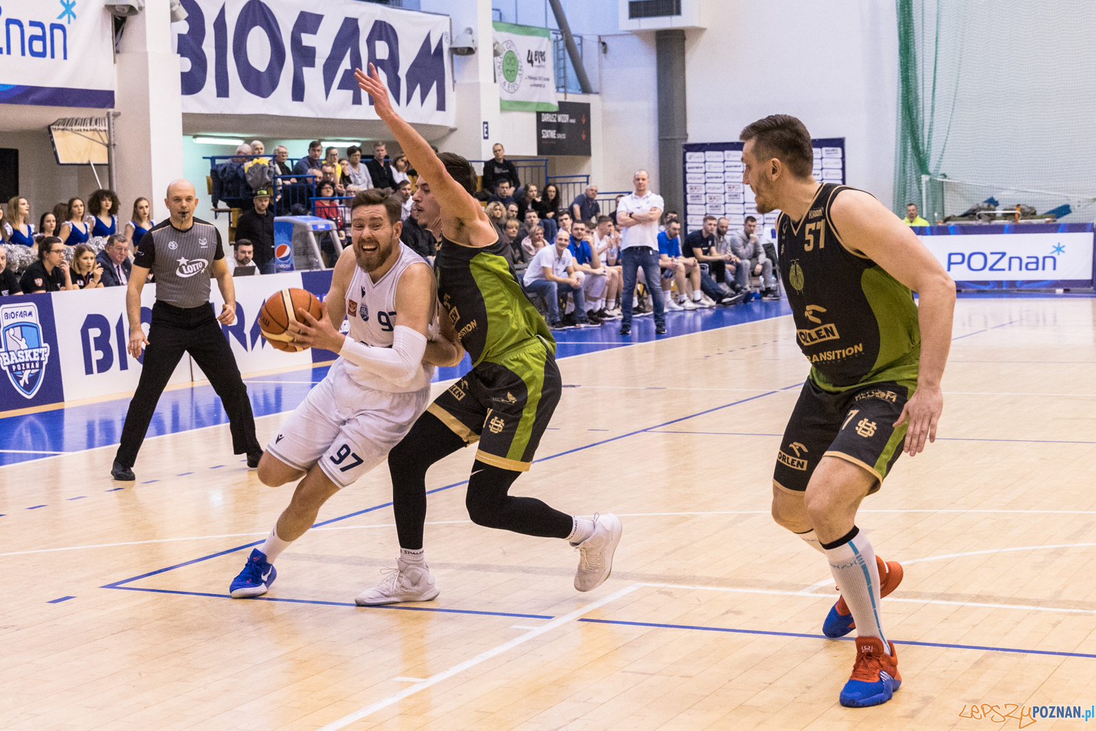 Miasto Szkła Krosno - Biofarm Basket Poznań 65:74 - Poznań 8. Foto: LepszyPOZNAN.pl / Paweł Rychter Miasto Szkła Krosno - Biofarm Basket Poznań 65:74 - Poznań 8. Foto: LepszyPOZNAN.pl / Paweł Rychter