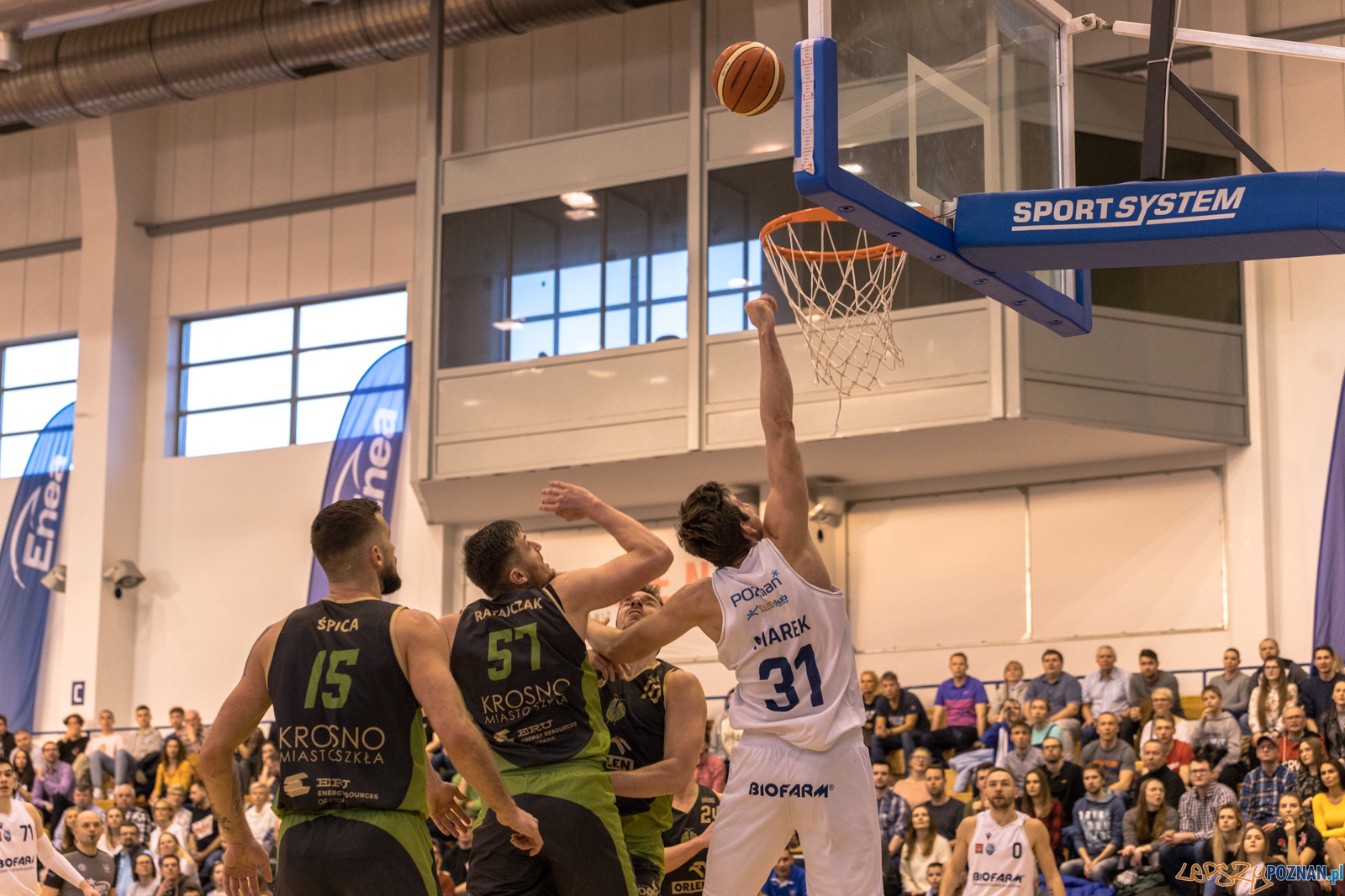 Miasto Szkła Krosno - Biofarm Basket Poznań 65:74 - Poznań 8. Foto: LepszyPOZNAN.pl / Paweł Rychter Miasto Szkła Krosno - Biofarm Basket Poznań 65:74 - Poznań 8. Foto: LepszyPOZNAN.pl / Paweł Rychter