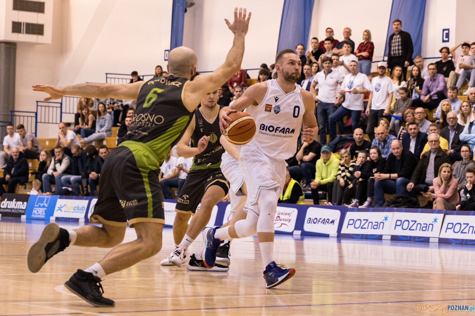Miasto Szkła Krosno - Biofarm Basket Poznań 65:74 - Poznań 8. Foto: LepszyPOZNAN.pl / Paweł Rychter Miasto Szkła Krosno - Biofarm Basket Poznań 65:74 - Poznań 8. Foto: LepszyPOZNAN.pl / Paweł Rychter