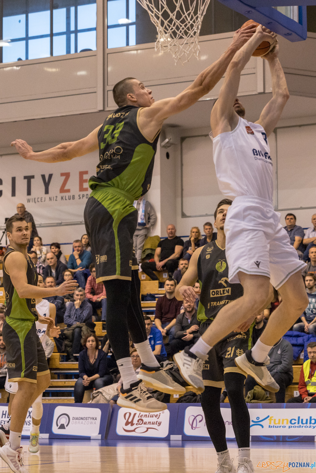 Miasto Szkła Krosno - Biofarm Basket Poznań 65:74 - Poznań 8. Foto: LepszyPOZNAN.pl / Paweł Rychter Miasto Szkła Krosno - Biofarm Basket Poznań 65:74 - Poznań 8. Foto: LepszyPOZNAN.pl / Paweł Rychter