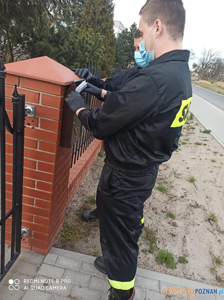 Maseczki dla seniorów Foto: OSP Kostrzyn Maseczki dla seniorów Foto: OSP Kostrzyn