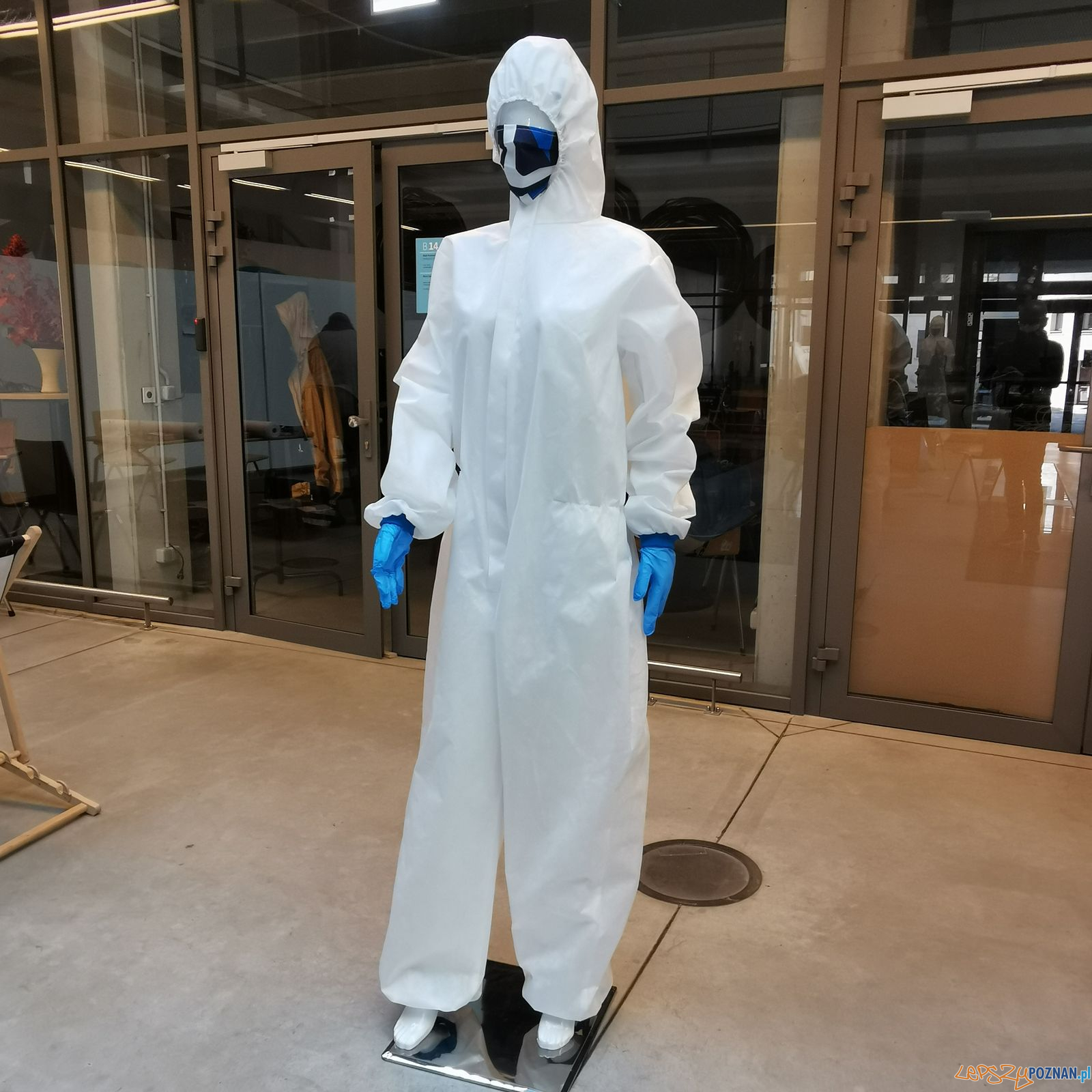 Kombinezony z UAP Foto: Uniwersytet Artystyczny Kombinezony z UAP Foto: Uniwersytet Artystyczny